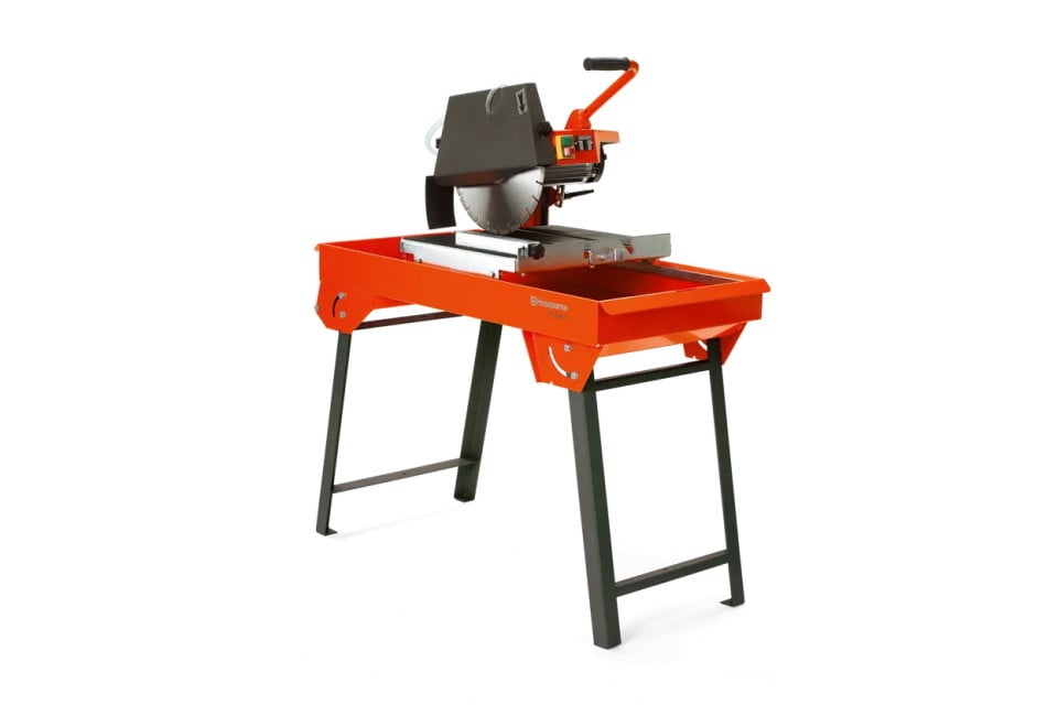 Masa taiat placi ceramice Husqvarna TS 300 E, 3hp, 230V (EU), 2.2 kW, disc 300 mm, adancime taiere 100mm, lungime taiere 695 mm, 82kg Masa taiat placi ceramice Husqvarna TS 300 E, 3hp, 230V (EU), 2.2 kW, disc 300 mm, adancime taiere 100mm, lungime taiere 695 mm, 82kg